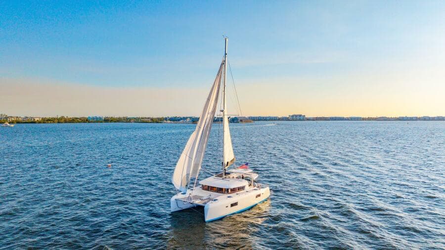 2019-lagoon-42-sail-9680095-20250213052825477-1_XLARGE.jpg