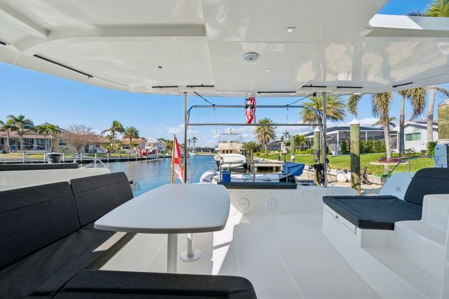 2019-lagoon-42-sail-9680095-20250213052937504-1_XLARGE.jpg