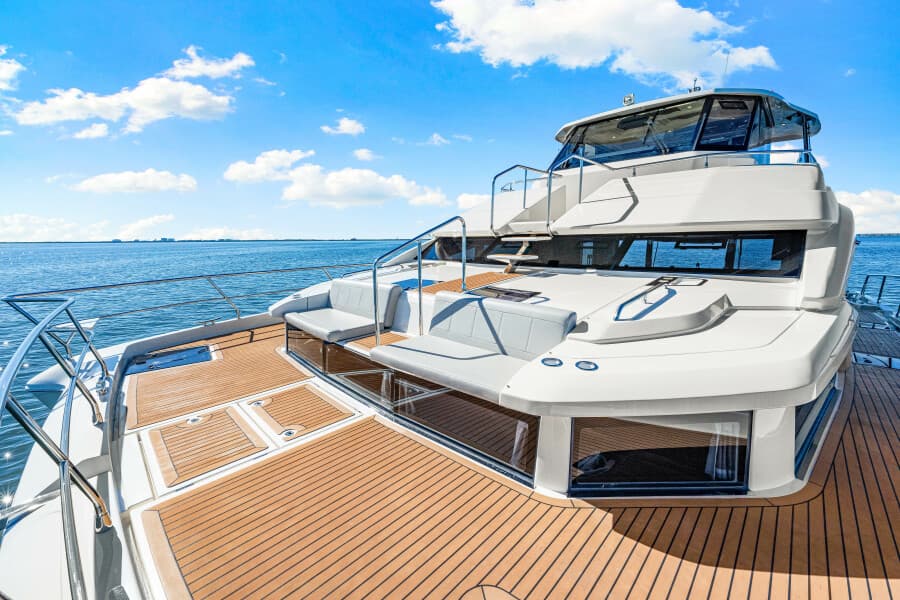 2022 Aquila 54 Yacht