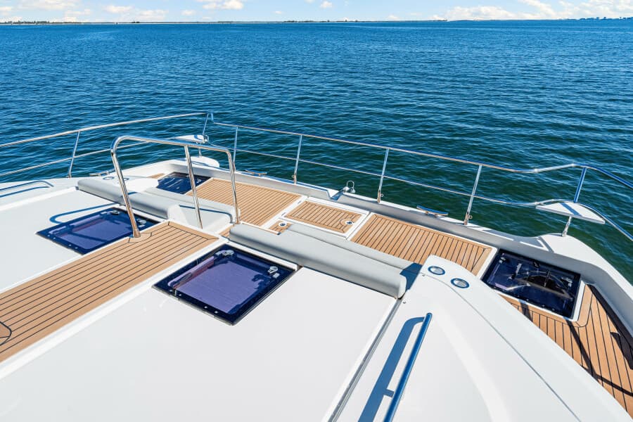 2022 Aquila 54 Yacht