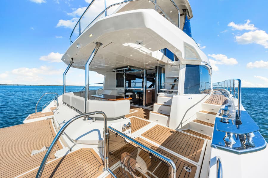 2022 Aquila 54 Yacht
