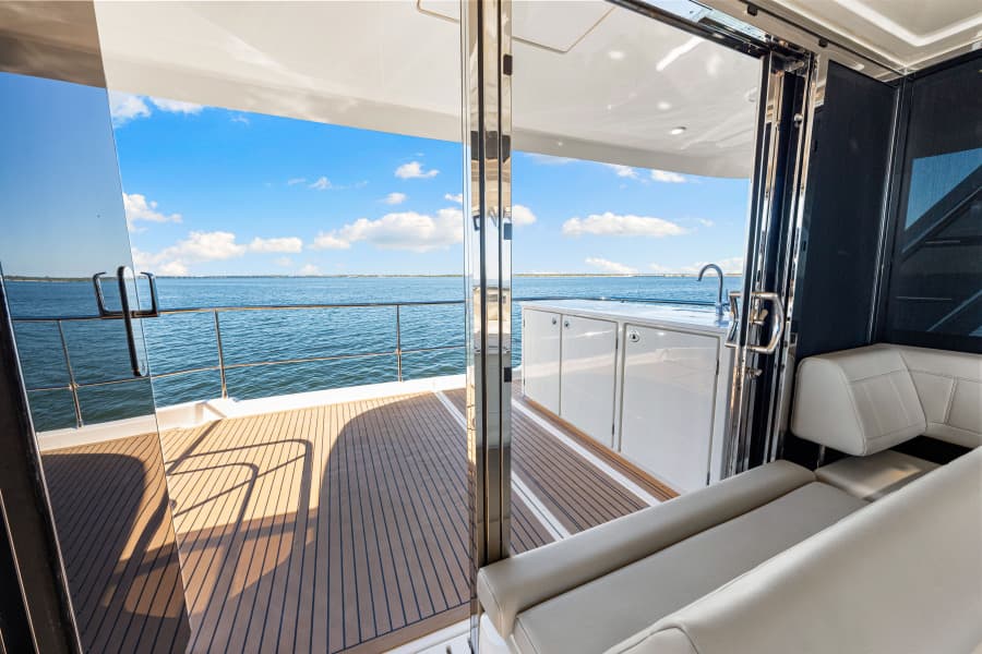 2022 Aquila 54 Yacht