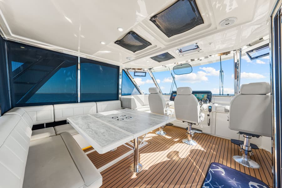 2022 Aquila 54 Yacht