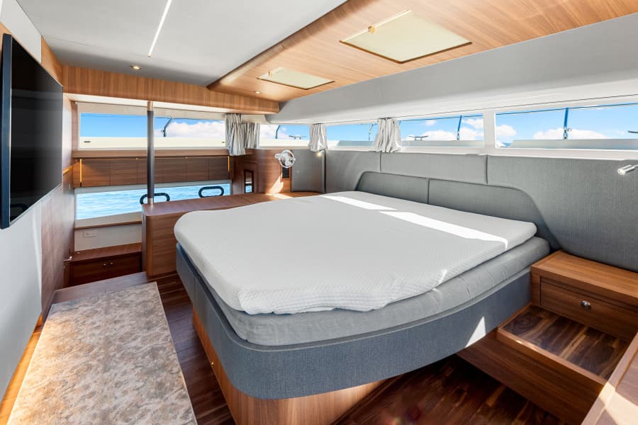 2022 Aquila 54 Yacht