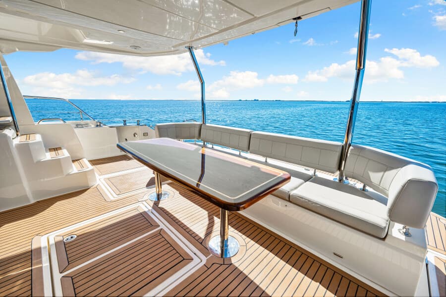 2022 Aquila 54 Yacht