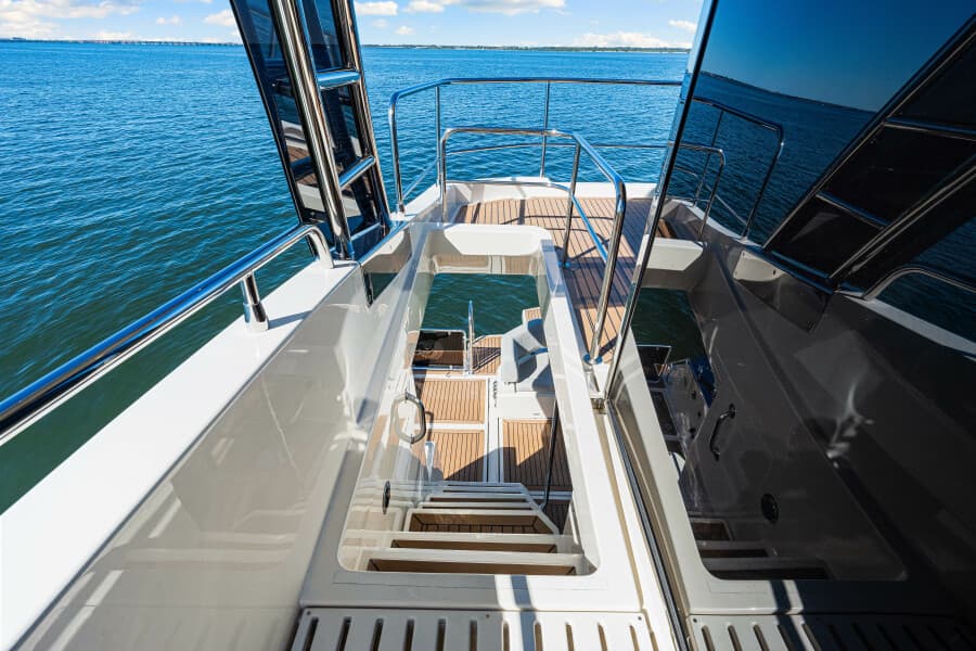 2022 Aquila 54 Yacht