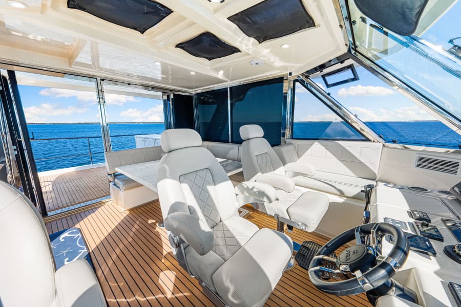 2022 Aquila 54 Yacht