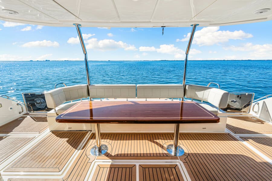 2022 Aquila 54 Yacht