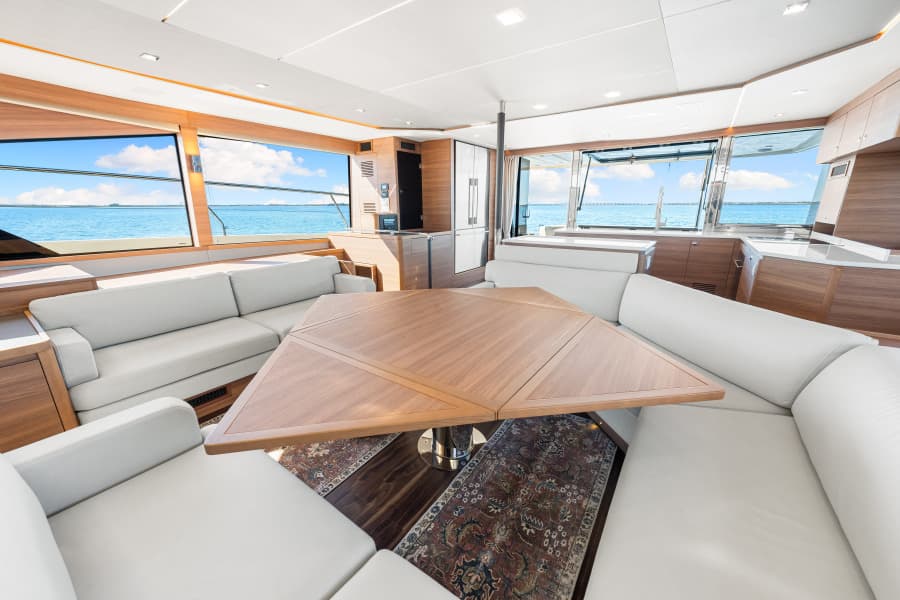 2022 Aquila 54 Yacht