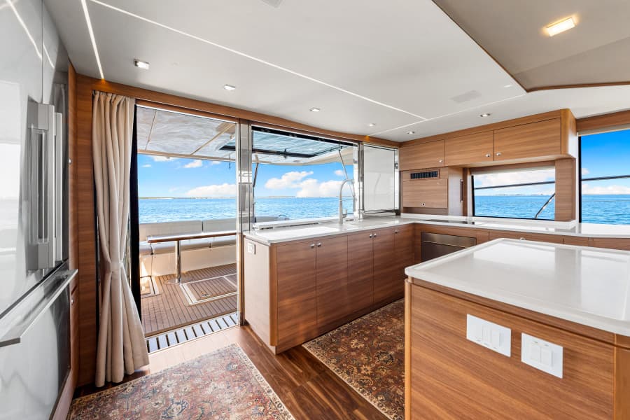 2022 Aquila 54 Yacht