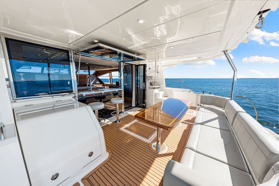 2022 Aquila 54 Yacht