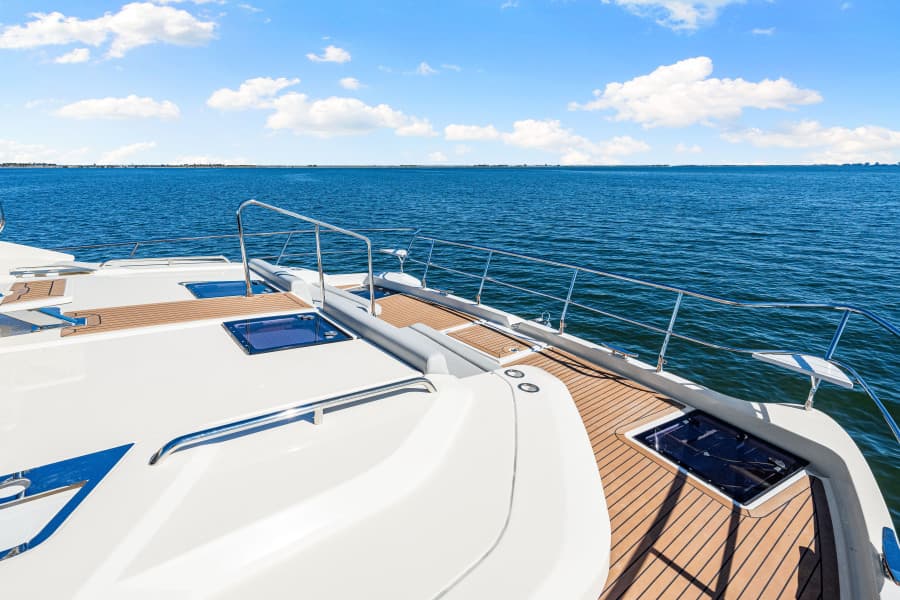 2022 Aquila 54 Yacht