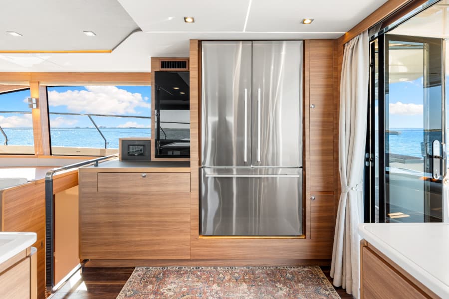 2022 Aquila 54 Yacht