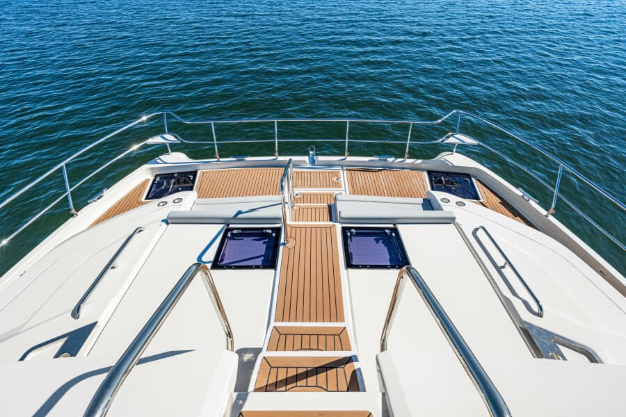 2022 Aquila 54 Yacht