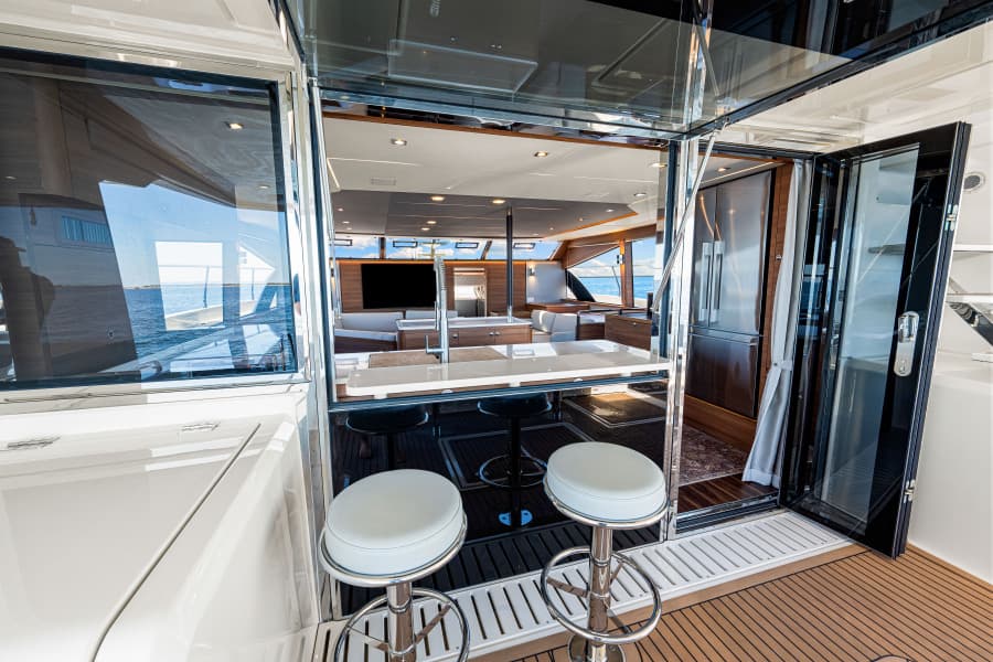2022 Aquila 54 Yacht