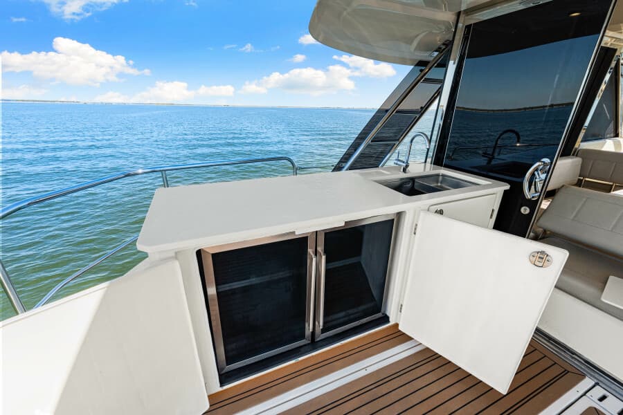 2022 Aquila 54 Yacht