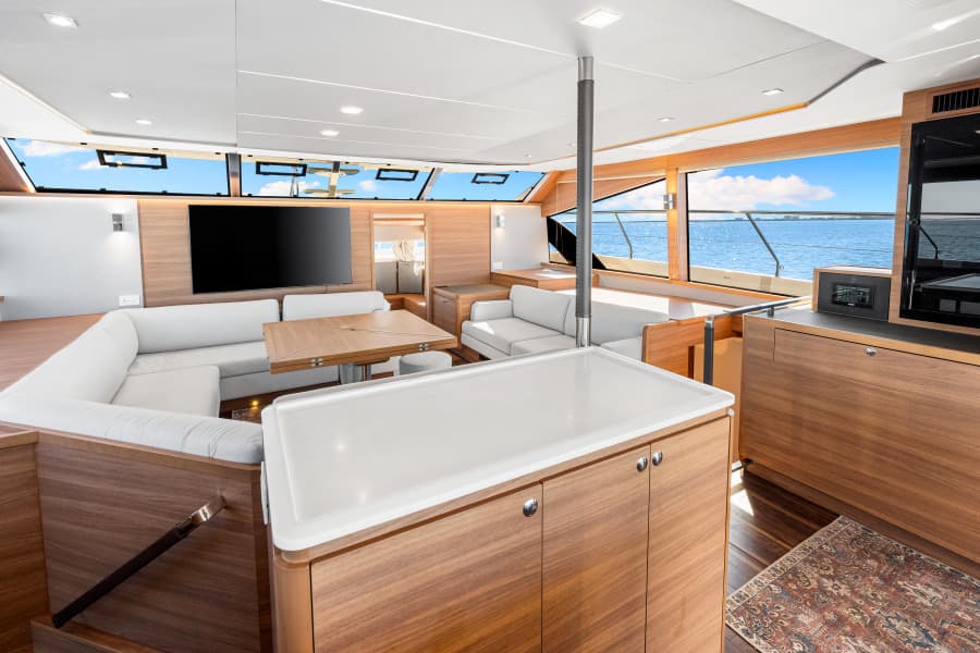 2022 Aquila 54 Yacht