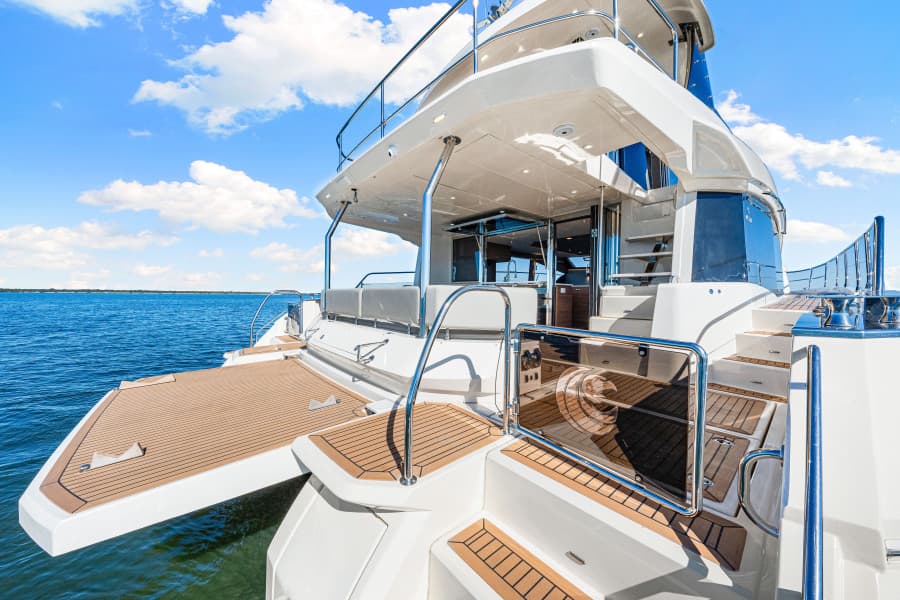 2022 Aquila 54 Yacht