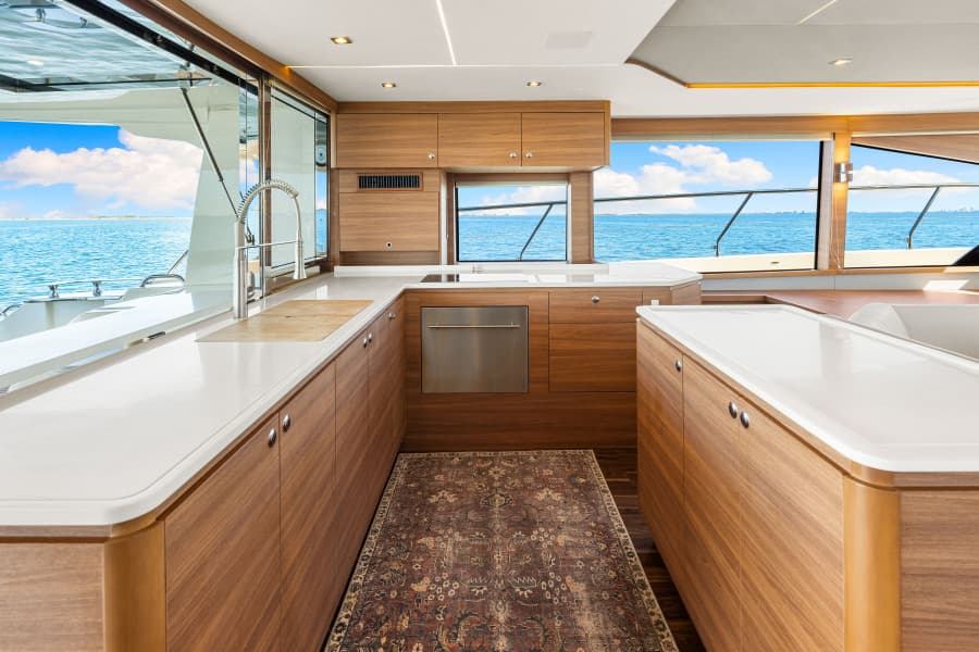 2022 Aquila 54 Yacht