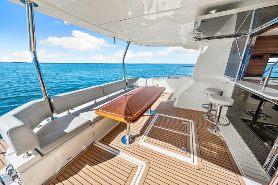 2022 Aquila 54 Yacht