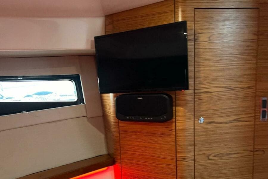 2022 Boston Whaler Conquest 405