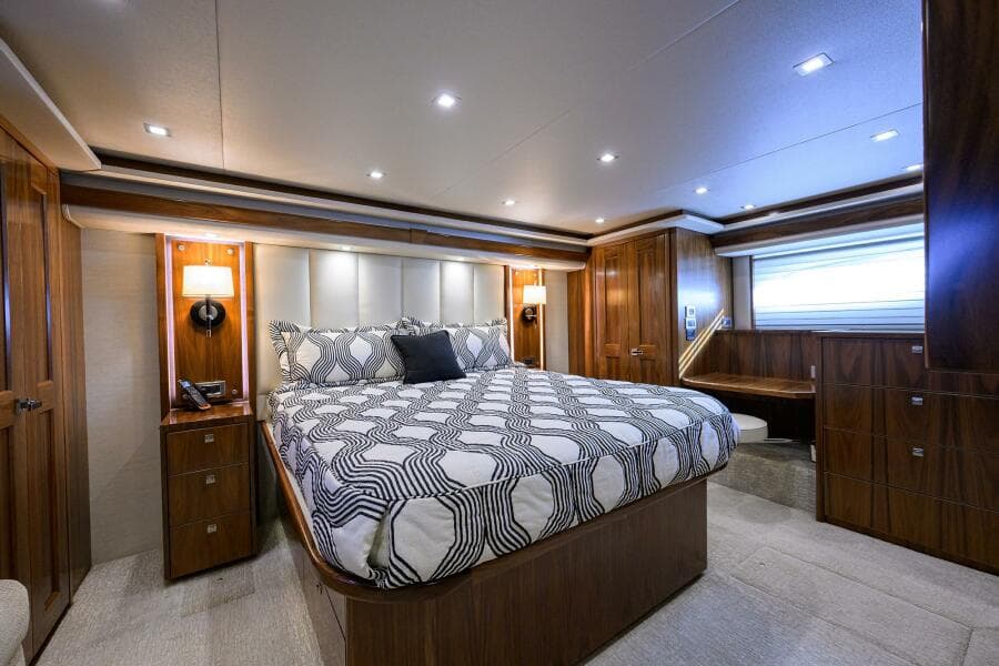 Viking 80 - LAMPLIGHTER - Master Stateroom