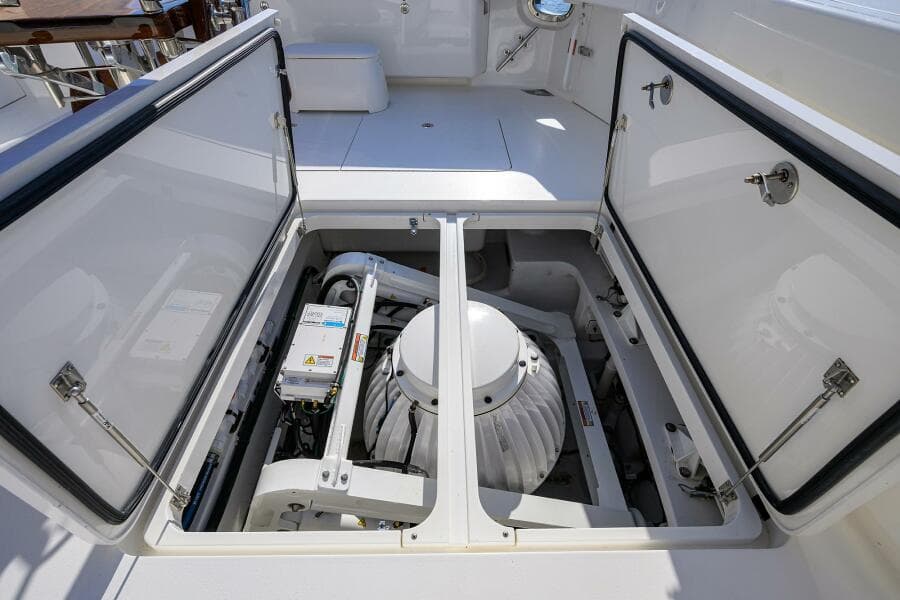 Viking 80 - LAMPLIGHTER - Cockpit