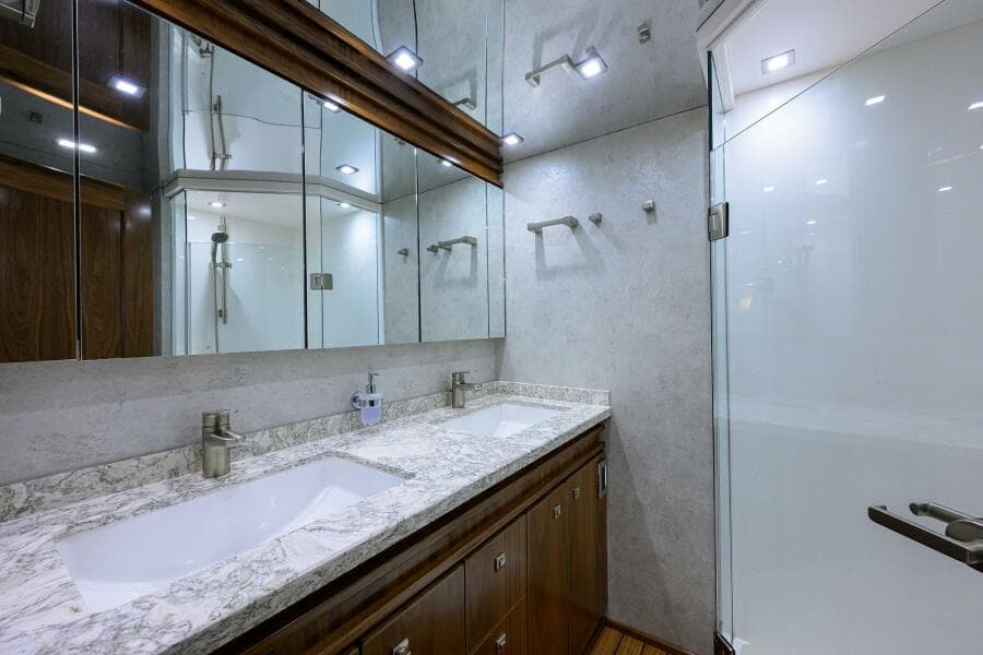 Viking 80 - LAMPLIGHTER - Master Head