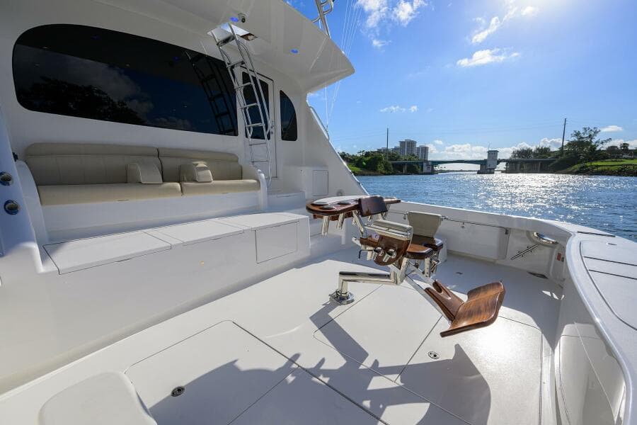 Viking 80 - LAMPLIGHTER - Cockpit