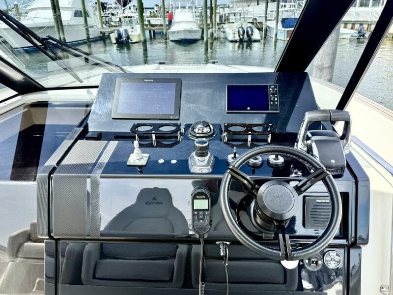 2023 Astondoa 377 Coupe Outboard