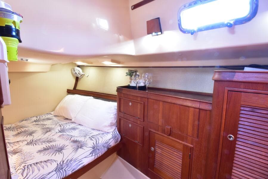 1999 Island Packet 380