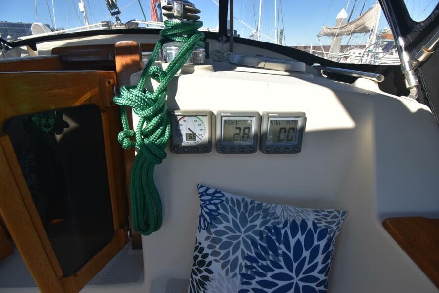 1999 Island Packet 380