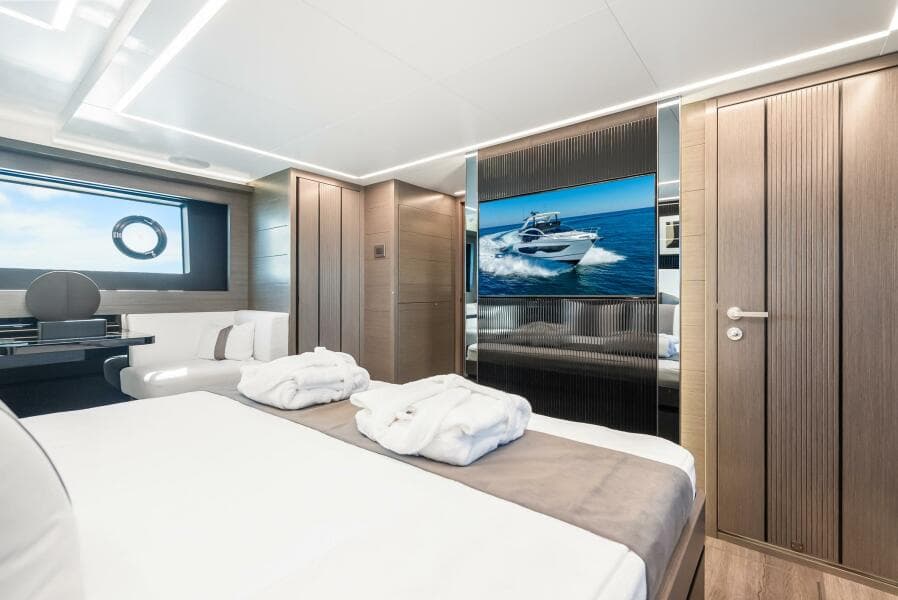 2027 Pearl 63