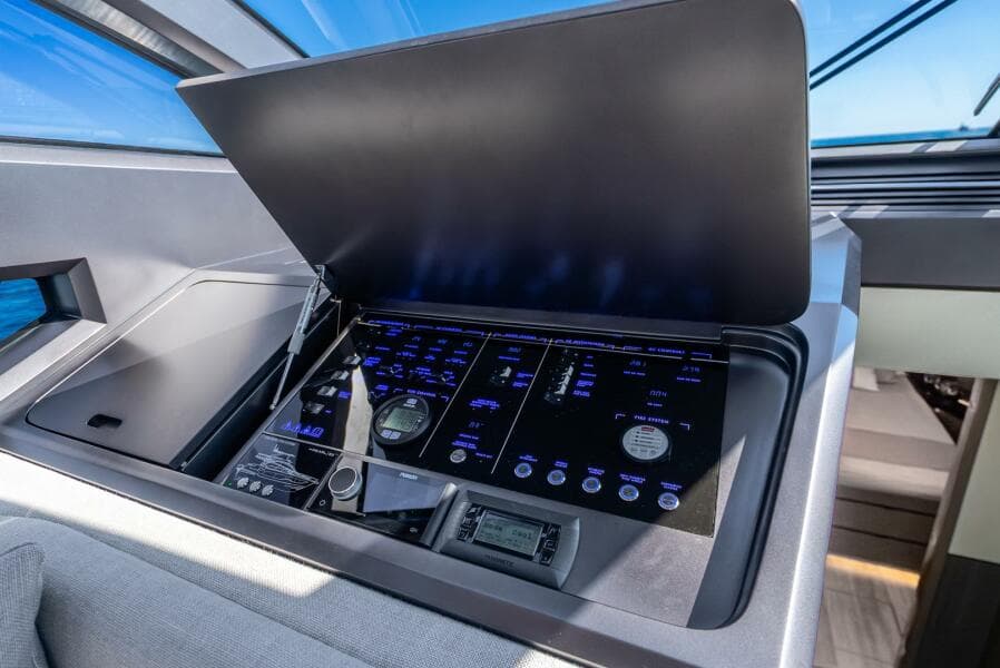 2027 Pearl 63
