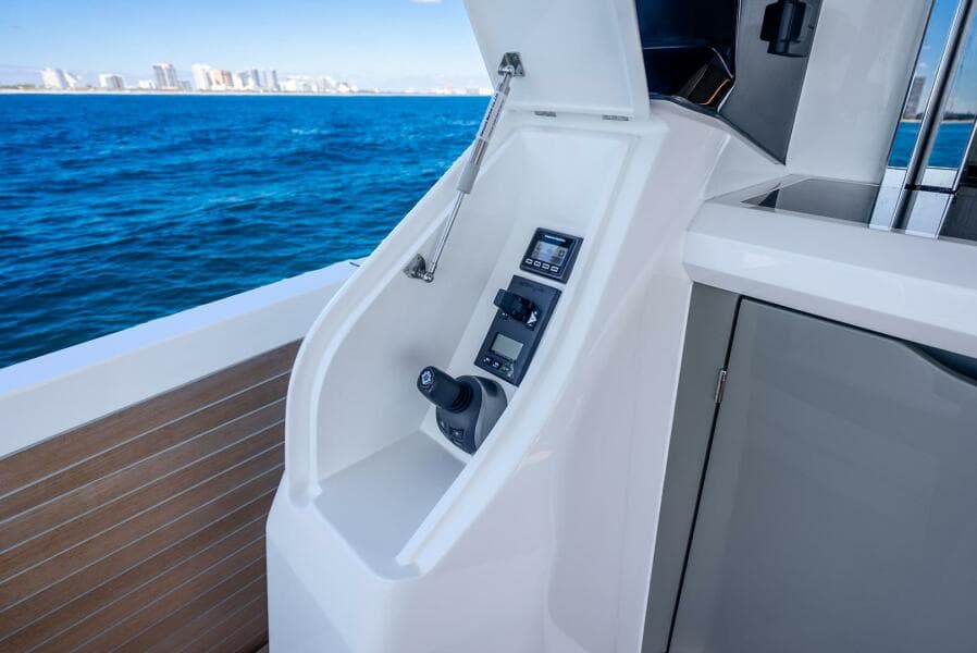 2027 Pearl 63