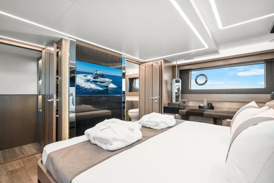 2027 Pearl 63
