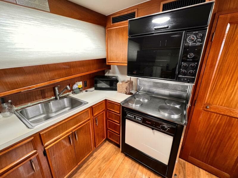 1980 Hatteras 58 MY