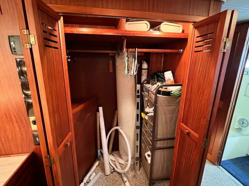 1980 Hatteras 58 MY