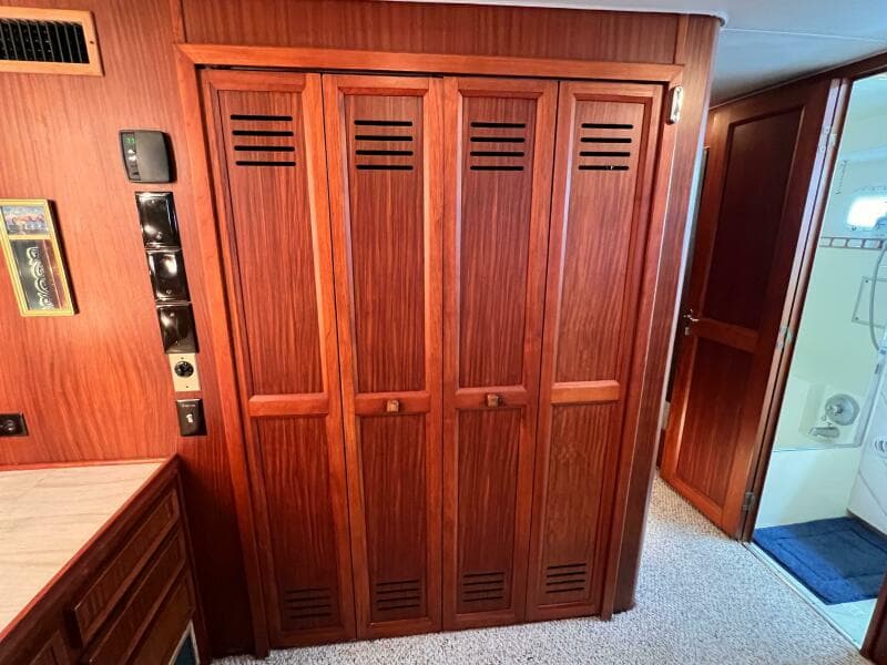 1980 Hatteras 58 MY