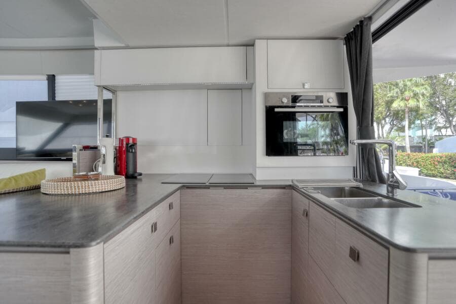 2022 Fountaine Pajot MY6