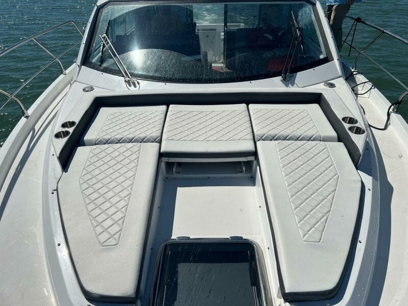 2018 Cruisers Yachts 42 Cantius