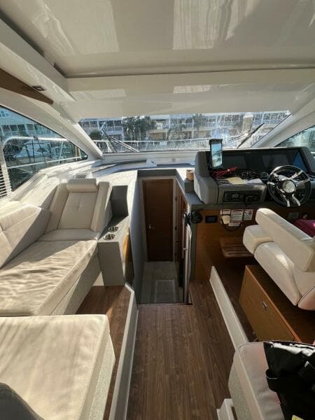 2018 Cruisers Yachts 42 Cantius