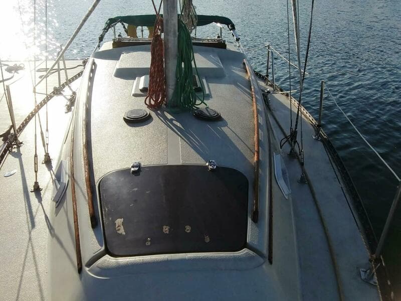 1977 Islander 28