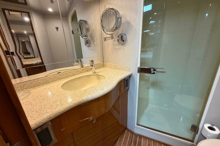2004 Viking 56 Convertible