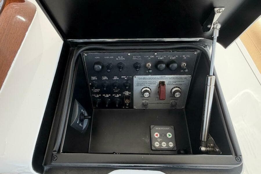 2004 Viking 56 Convertible