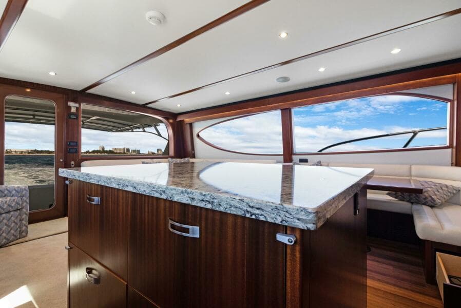 2016 Hatteras GT63