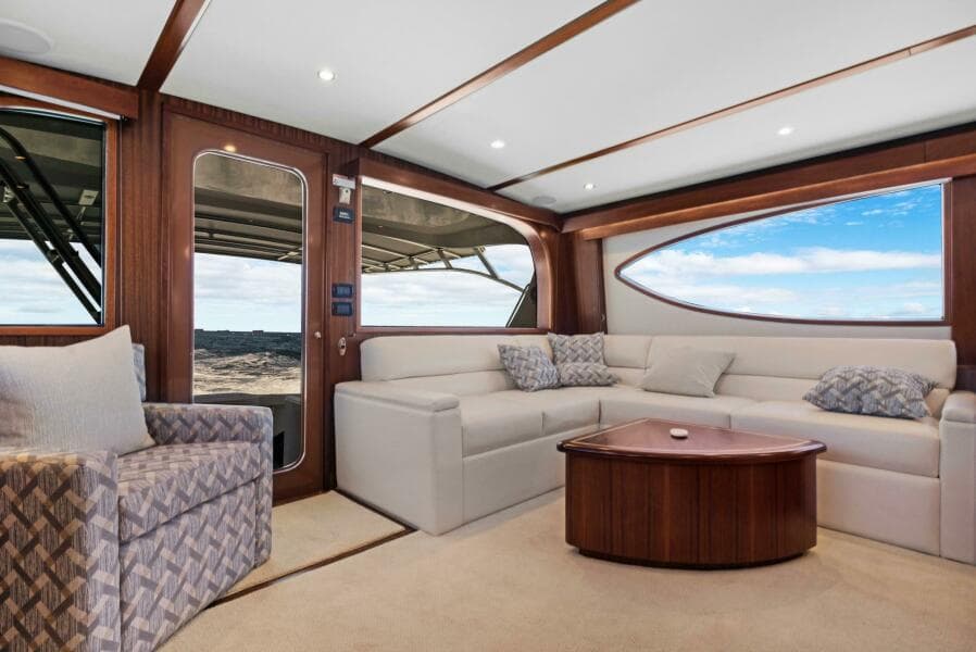 2016 Hatteras GT63