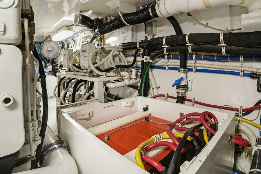 2016 Hatteras GT63