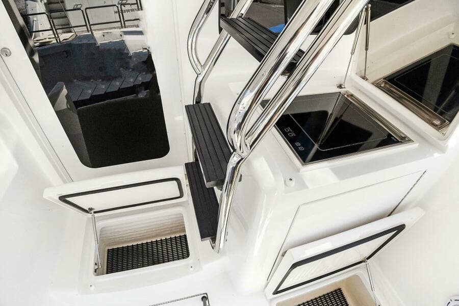 2016 Hatteras GT63