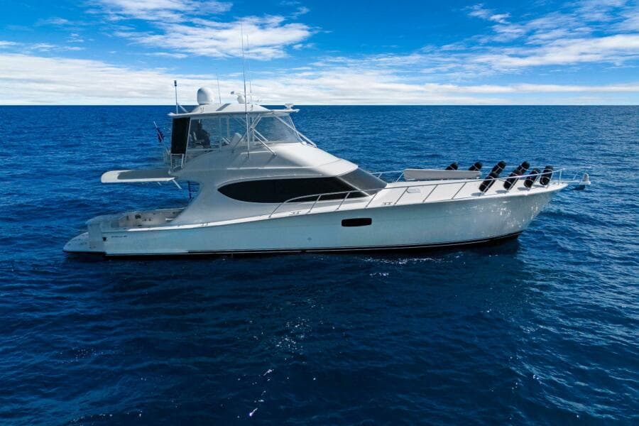 2016 Hatteras GT63